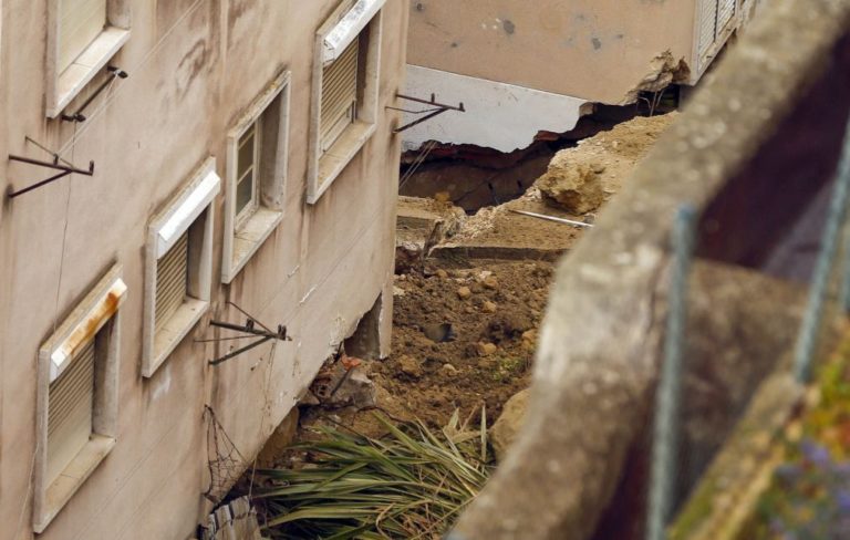 Moradores de dois prédios da Damasceno Monteiro, Lisboa, podem regressar a casa