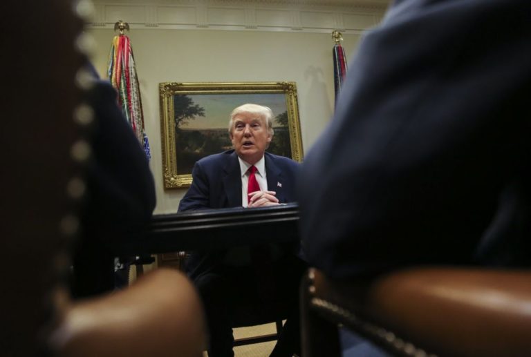 EUA: Trump culpa Obama pelos protestos e pelas fugas de informação
