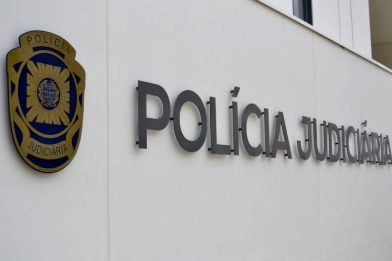 Homem mata namorado da filha com facada no coração