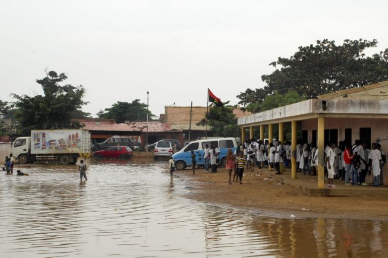 Chuvas em Luanda provocam seis mortos e inundam mais de 5.500 casas