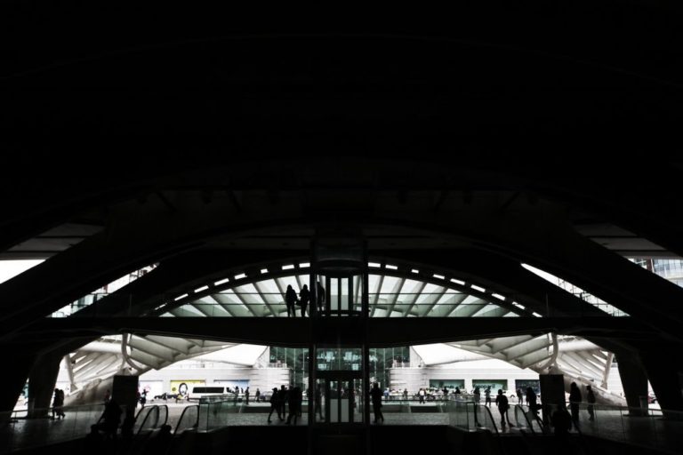 PSP monta perímetro de segurança junto à Gare do Oriente por ameaça de bomba