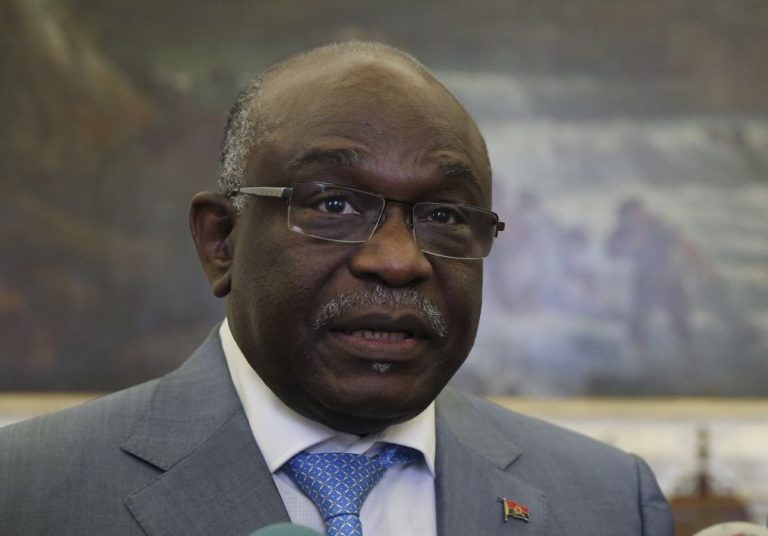 Ministro da Educação ordena vistorias aos colégios privados em Angola