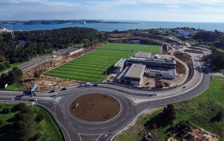 Foi um excelente ano para inaugurar a Cidade do Futebol -- diretor