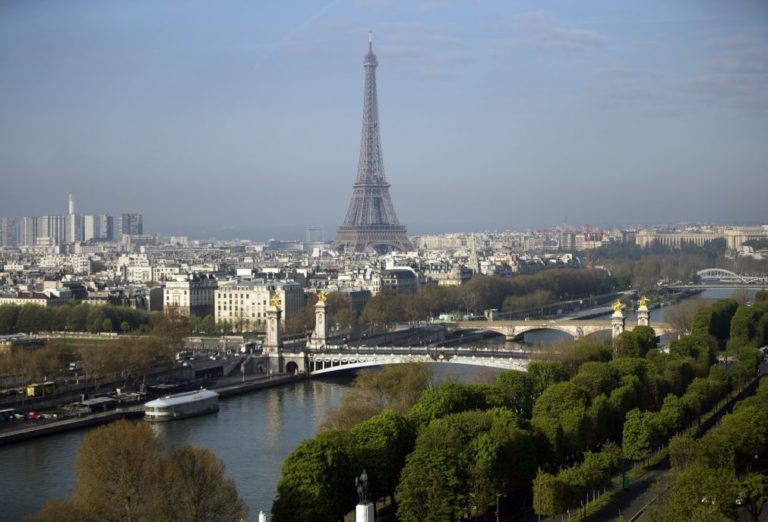 Um ferido em explosão de carta na sede do FMI em Paris