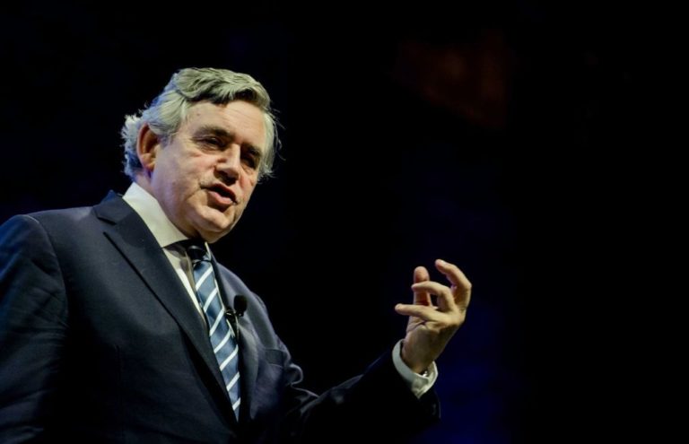 Brexit: Escócia deve manter-se no Reino Unido, mas com mais poderes - Gordon Brown