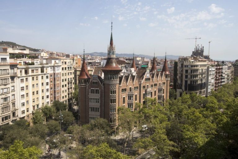 Catalães contra a independência manifestam-se hoje nas ruas de Barcelona