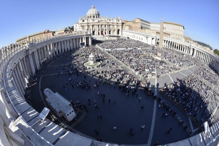 Vaticano: Membro da Comissão para Proteção de Menores demite-se por falta de cooperação