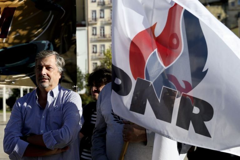 PNR convoca protesto em frente à Faculdade de Ciências Sociais e Humanas em Lisboa
