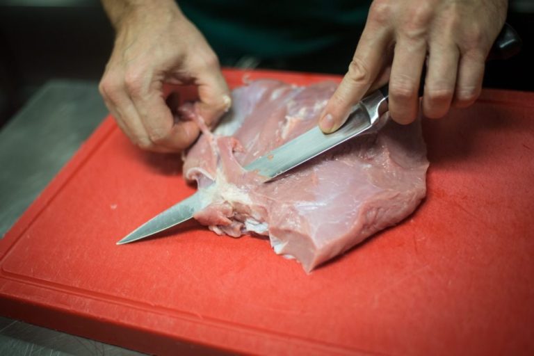 Não há indícios de perigo em carne importada do Brasil - Direção Geral Veterinária