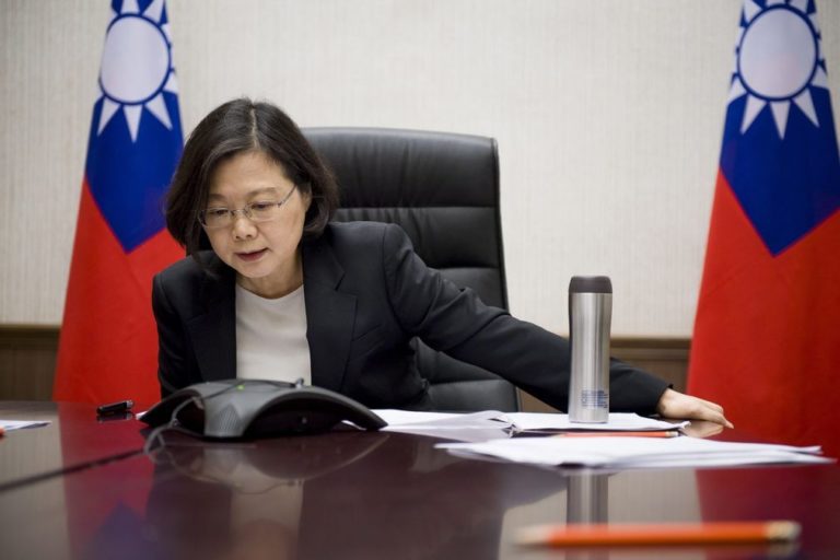 Taiwan pede à China que respeite a sua democracia e não exija condições prévias