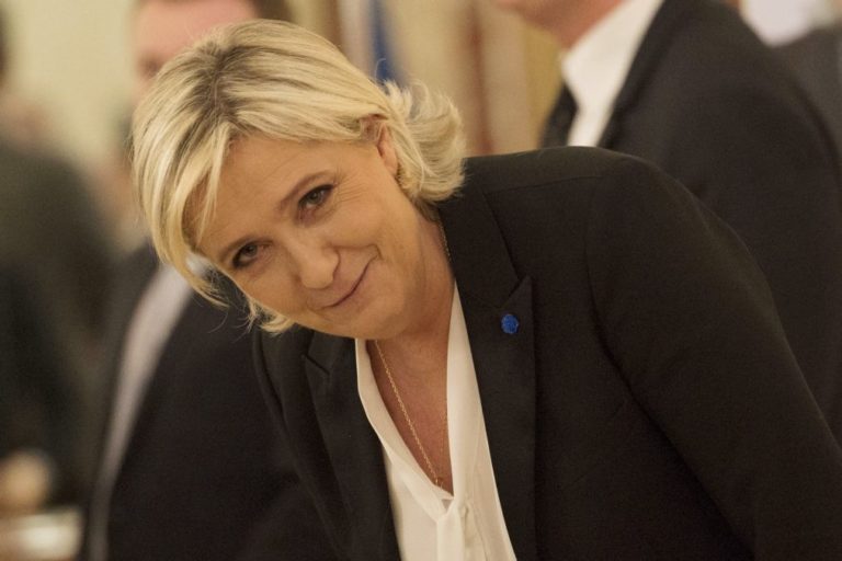 Marine Le Pen recusa comparecer perante magistrados que a investigam