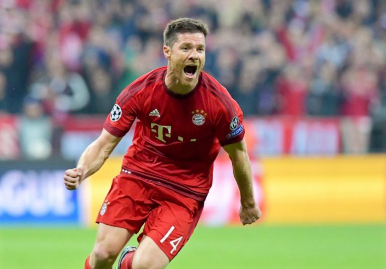 Espanhol Xabi Alonso, do Bayern Munique, retira-se dos relvados no final da época