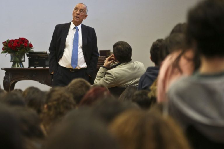 Presidente assinalou a data entre o liceu da juventude e as esplanadas de Belém