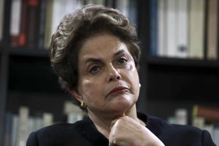 Defesa de Dilma entrega à justiça contas para mostrar que pagou despesas de Temer