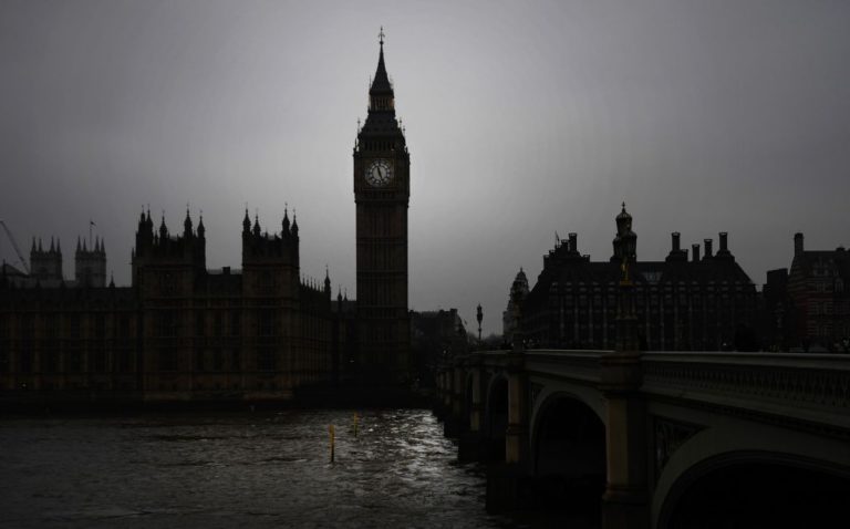 Banco Goldman Sachs vai deslocar empregos de Londres