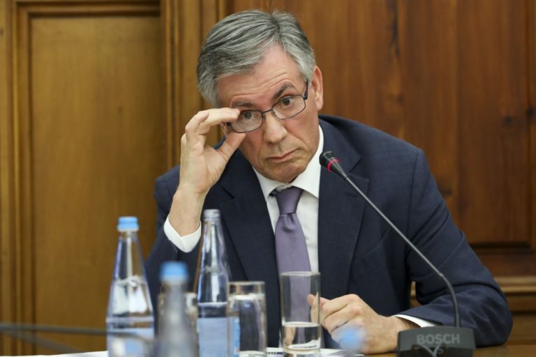 Vara garante que nunca falou com Sócrates sobre convite para a administração da CGD