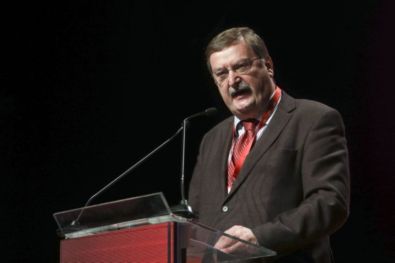 Carlos Silva reeleito secretário-geral da UGT com 493 votos a favor