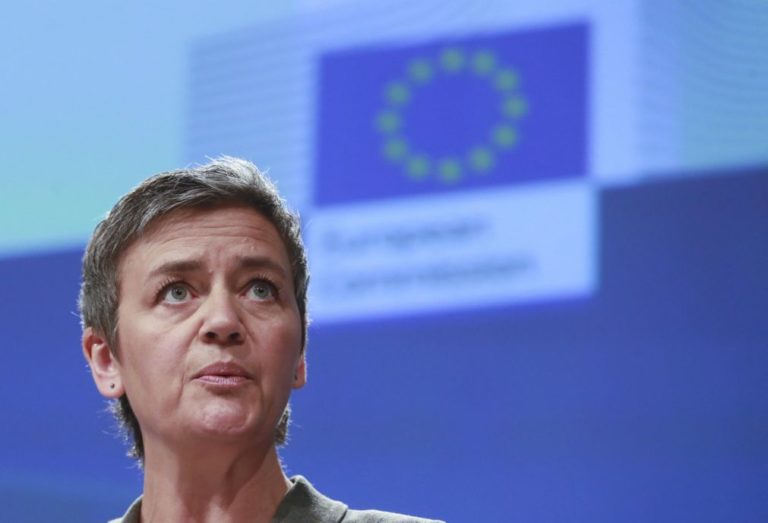 Bruxelas congratula-se com acordo para venda do Novo Banco e pede plano de reestruturação