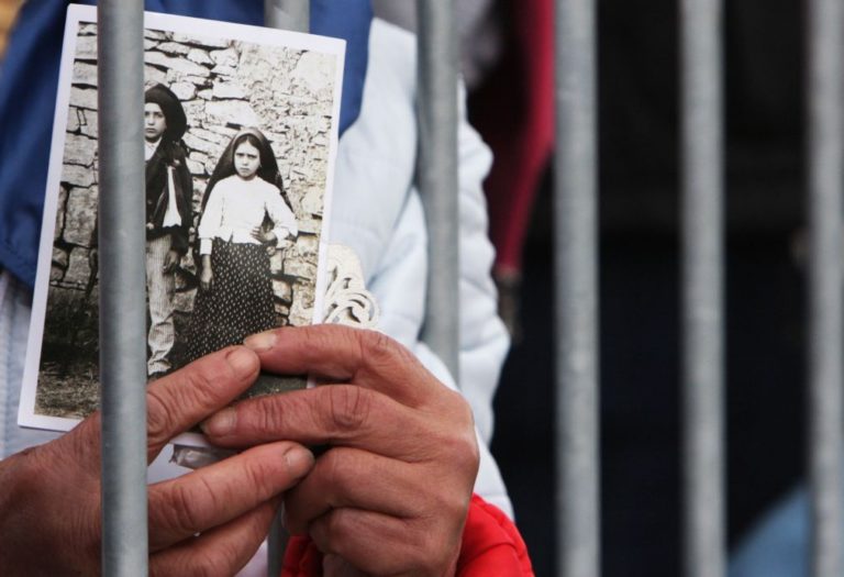 Papa aprova milagre que permite canonização de Francisco e Jacinta