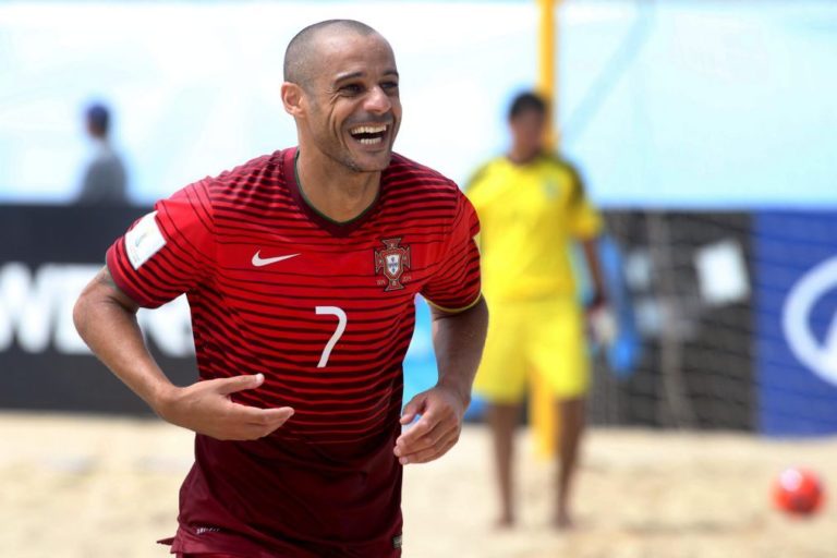 Seleção de futebol de praia tenta repetir 