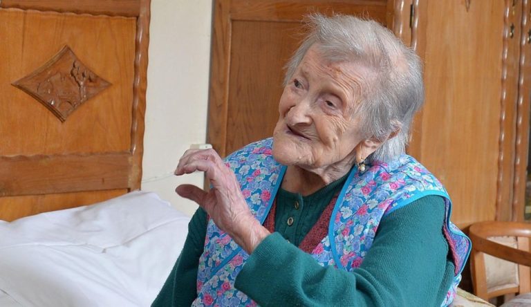 Morreu a mulher mais velha do mundo