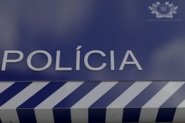 PSP abre processo disciplinar a polícia que agrediu adepto