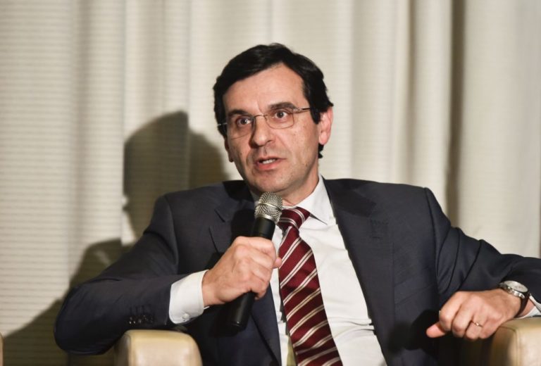 Ministro da Saúde anuncia contratação de psicólogos para o SNS