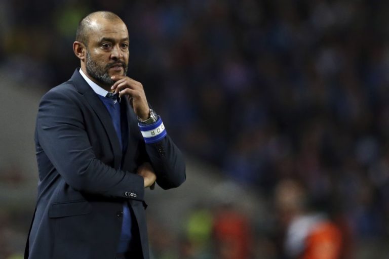 Nuno Espírito Santo diz que é preciso devolver o FC Porto ao lugar a que pertence