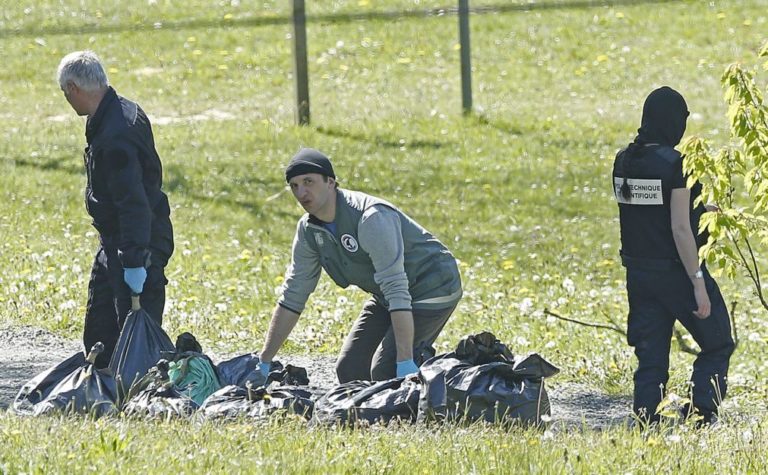 Justiça espanhola pede acesso da Guardia Civil às armas entregues pela ETA