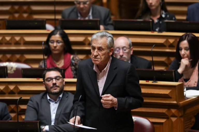 PCP entregou projeto a pedir suspensão da venda e nacionalização do Novo Banco
