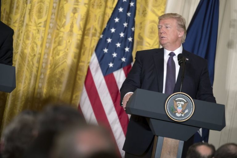 Britânicos alertaram em 2015 para contactos entre espiões russos e equipa Trump