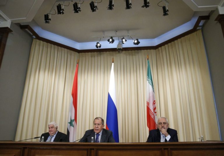 Rússia quer investigação a presumível ataque químico na Síria no terreno