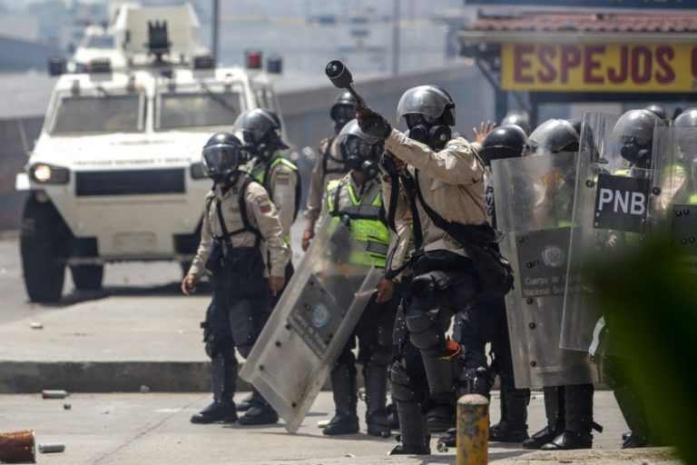 Venezuela: Mais de 400 detidos após manifestação anti-Maduro -- ONG