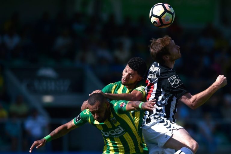 Tondela vence Nacional e fica provisoriamente a um ponto da zona de manutenção