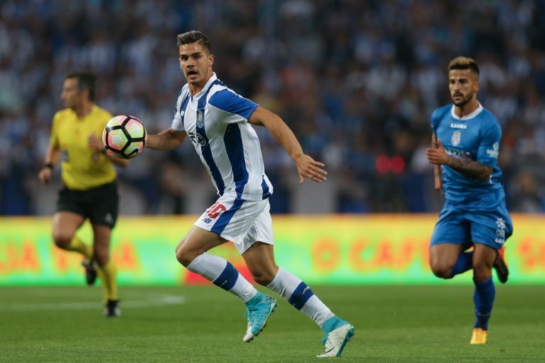 FC Porto fica a três pontos do líder Benfica ao empatar em casa com Feirense
