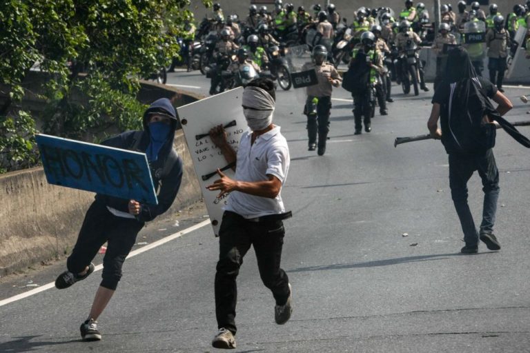 Ministério Público confirma 26 mortos em protestos na Venezuela