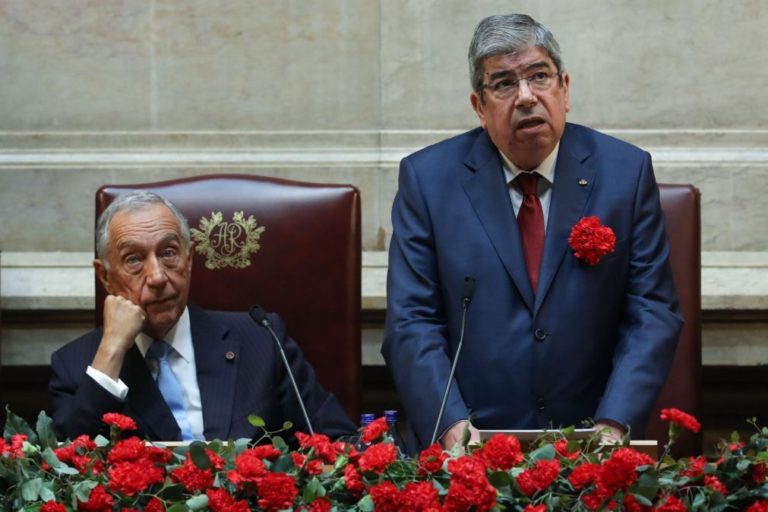 25 Abril: Parlamento vai ter centro interpretativo e assinalar bicentenário do constitucionalismo - Ferro