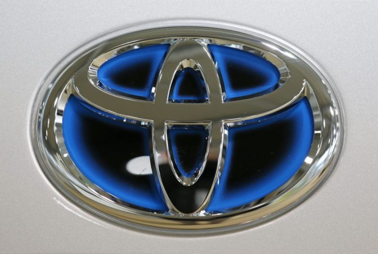 Lucros da Toyota caem 21% em 2016 para 14,7 mil ME