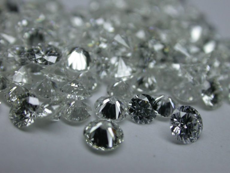 Vendas de diamantes angolanos descem para 82 MEuro apesar de subida da cotação em março