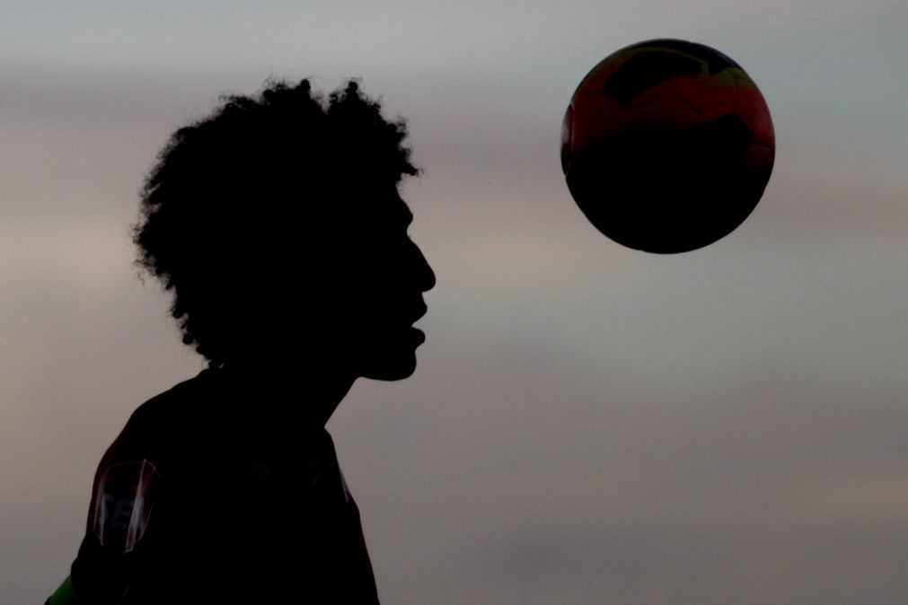 Brasil estreia vídeo-árbitro em jogos oficiais no domingo