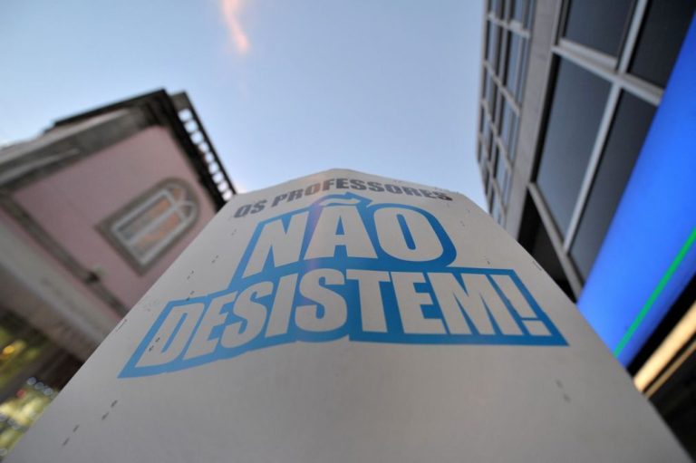 Professores Precários criticam impedimento ao acesso a programa de regularização