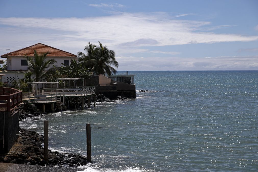 Governo são-tomense pretende reduzir trabalhadores para aliviar “pressão” sobre orçamento