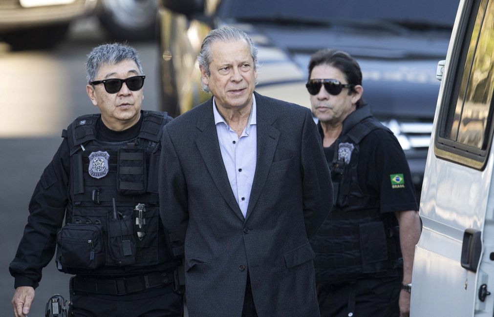 Ex-ministro brasileiro José Dirceu sairá da prisão com pulseira eletrónica