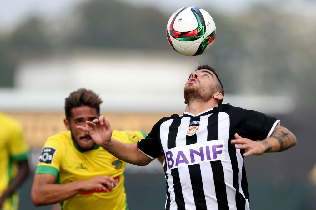 Nacional negoceia transferências para o Benfica