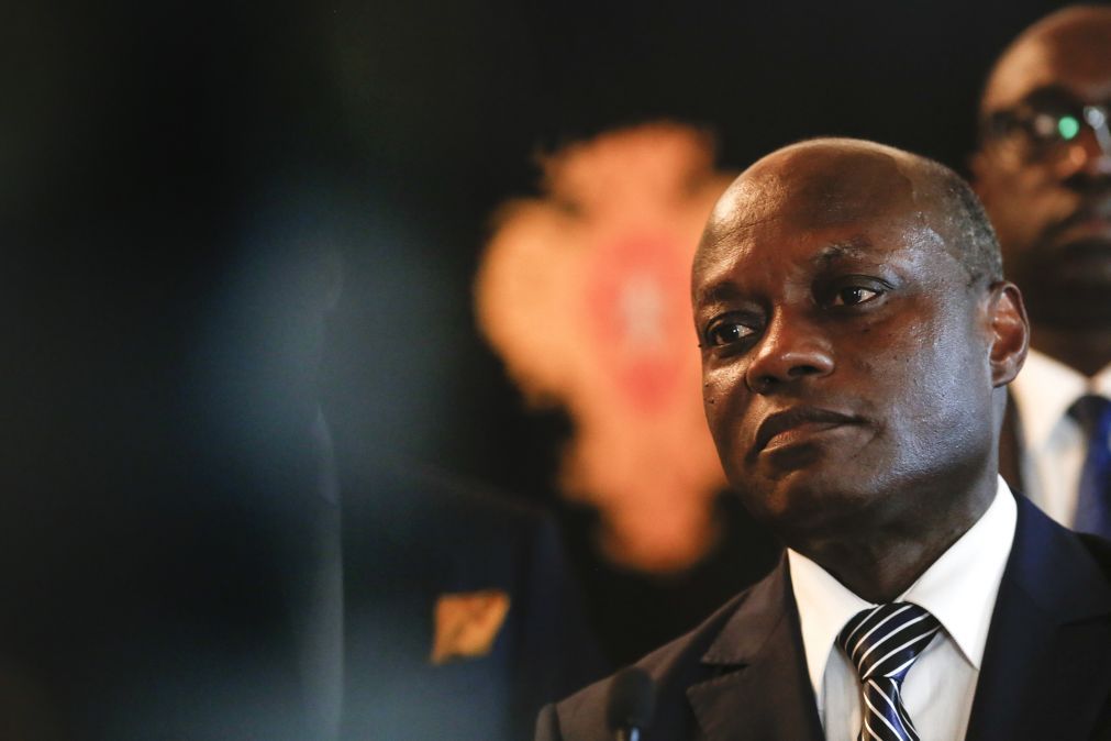 Grupo de sete partidos da Guiné-Bissau acusa Presidente de dar golpe de Estado
