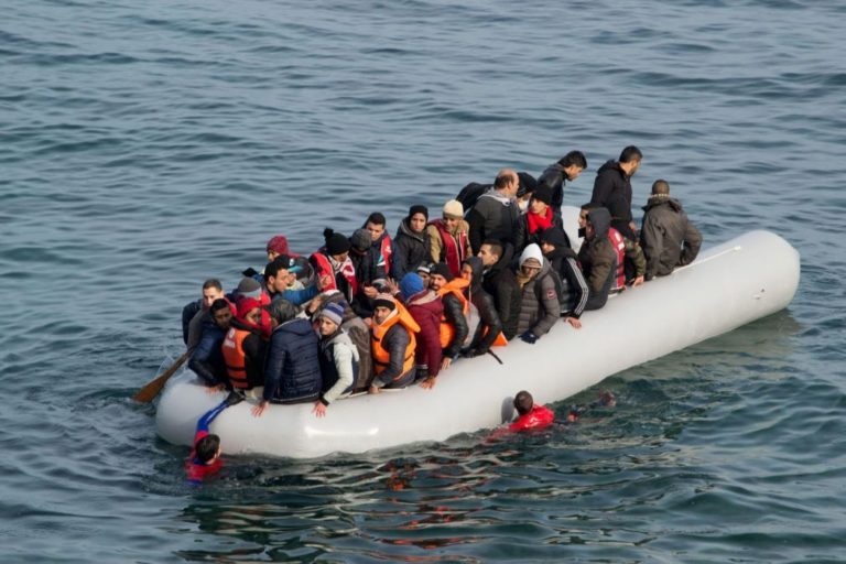 Unidade de Controlo Costeiro da GNR resgatou 53 migrantes no mar Egeu