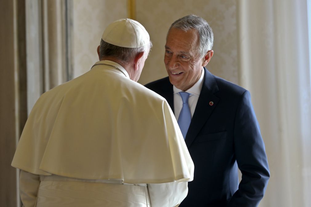 Papa Francisco oferece mosaico sobre “centenário das aparições” a Marcelo