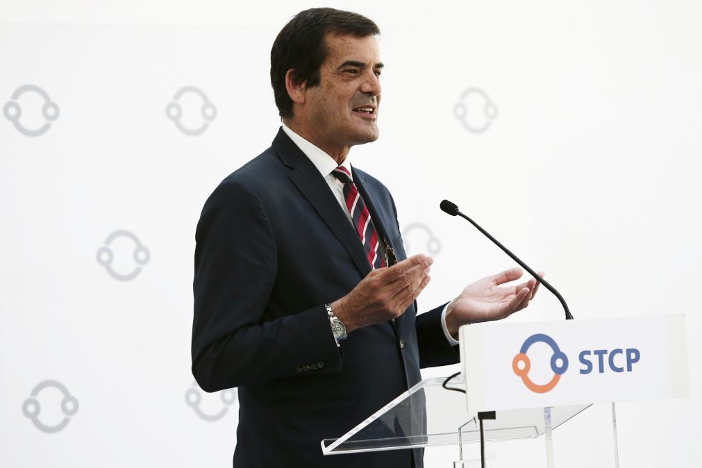 Rui Moreira fica com Habitação e entrega Urbanismo a Rui Loza na Câmara do Porto