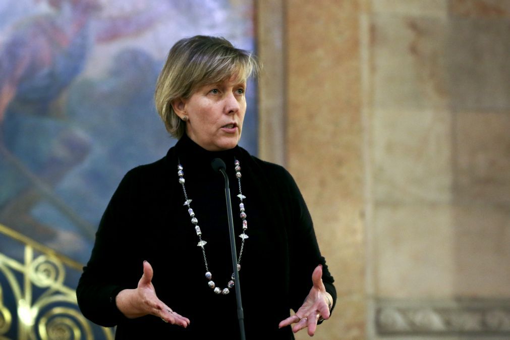 “Presidente não é uma entidade independente e técnica” – Maria Luís Albuquerque