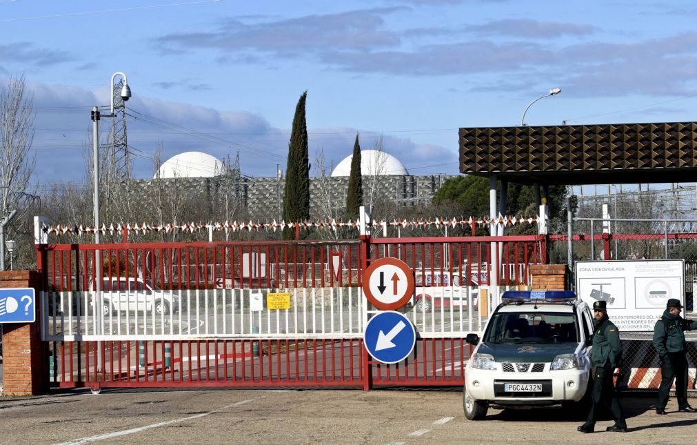 Ministros explicam na AR decisão de aceitar construção de armazém em Almaraz